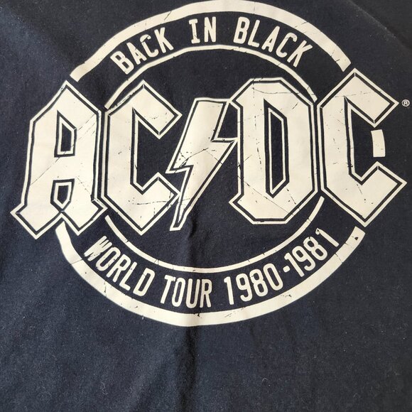 AC~DC Back in Black World Tour 1980-1981 Distressed T-shirt - Picture 2 of 6